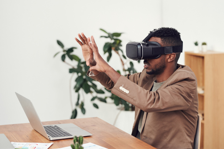 Mixed Reality Benefits in Education